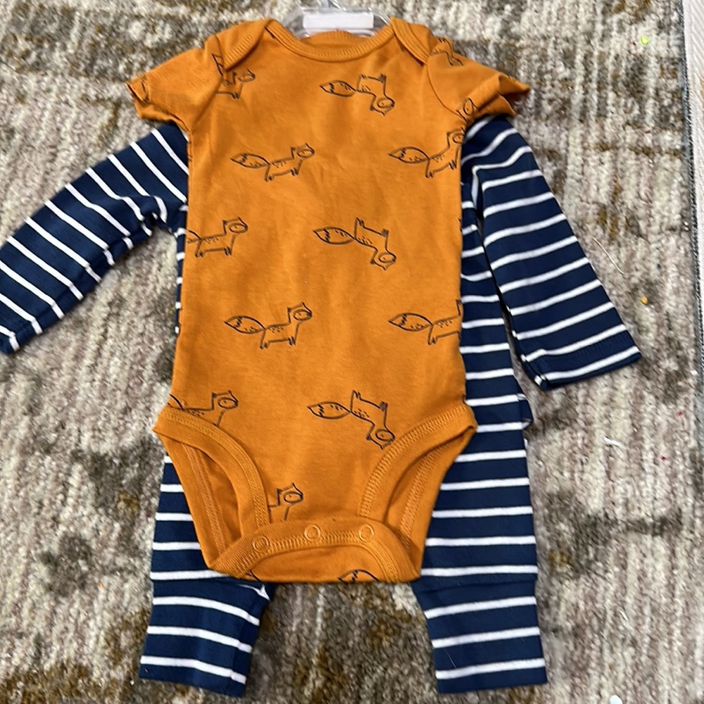 Carters Fox Three piece set - Picture 2 of 3